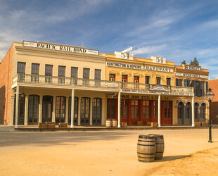 OLD SACRAMENTO WATERFRONT DISTRICT