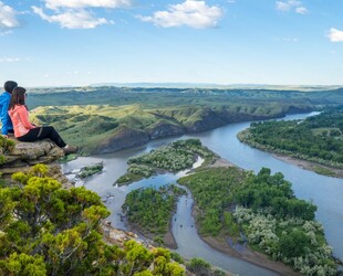 SAVOR SCENIC VIEWPOINTS AT THE RIMROCKS