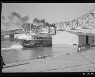 STROLL ALONG THE BANKS OF THE OHIO RIVER